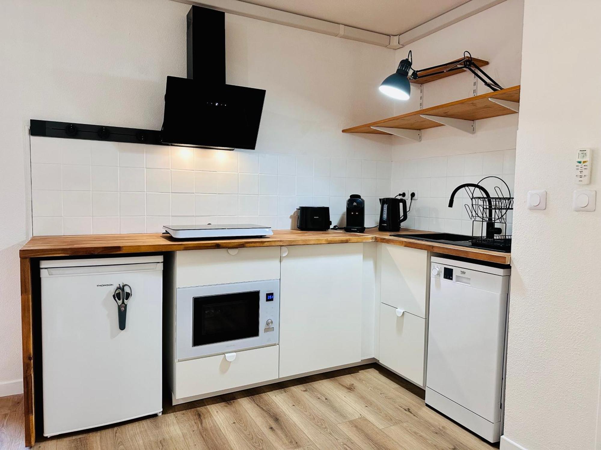 40m2-air Conditioning-elevator-underground Parking-self Checkin! Climatise 40m2-ascenseur-parking Souterrain -arrivee Autonome Aviñón