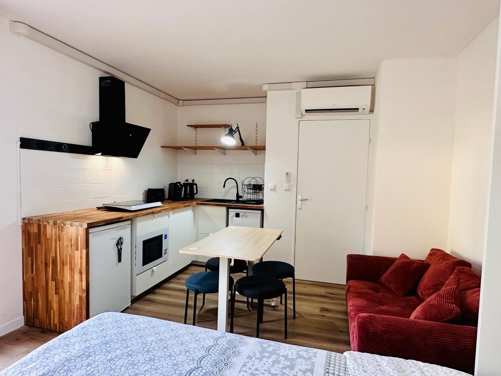 Apartment 40m2-air Conditioning-elevator-underground Parking-self Checkin! Climatise 40m2-ascenseur-parking Souterrain -arrivee Autonome Avignon